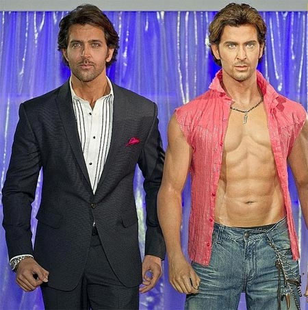 Hrithik Roshan with his wax statue at Madame Tussauds' museum