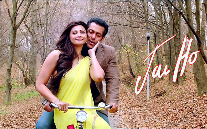 Daisy Shah and Salman Khan in Jai Ho