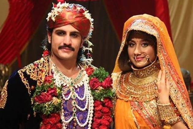 Rajat Tokas and Paridhi Sharma in Jodha Akbar