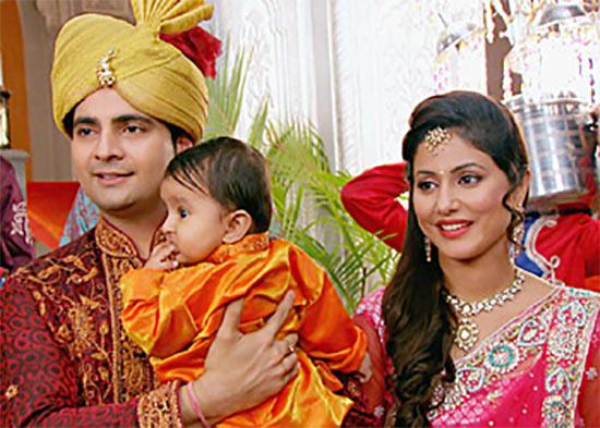 Karan Mehra and Hina Khan in Yeh Rishta Kya Kehlata Hai