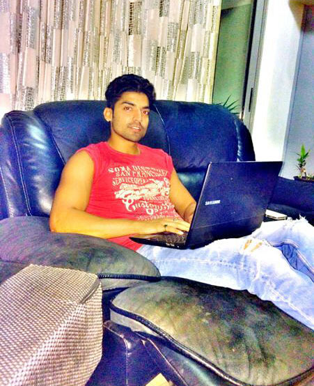 Gurmeet Chaudhary at home
