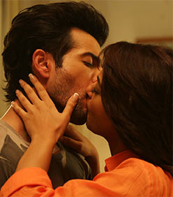 Jay Bhanushali and Surveen Chawla in Hate Story 2