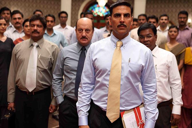 Anupam Kher, Akshay Kumar in Special 26