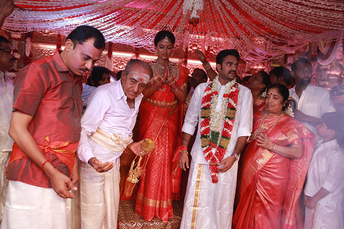 Amala Paul gets married to director AL Vijay