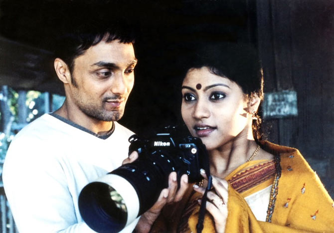 Rahul Bose and Konkana Sen Sharma in Mr and Mrs Iyer. Inset: Aparna Sen
