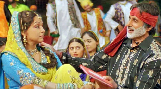 Hema Malini and Amitabh Bachchan in Veer Zaara
