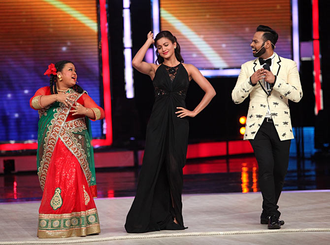 Saloni, Gauahar Khan and Andy at the finale of India's Got Talent
