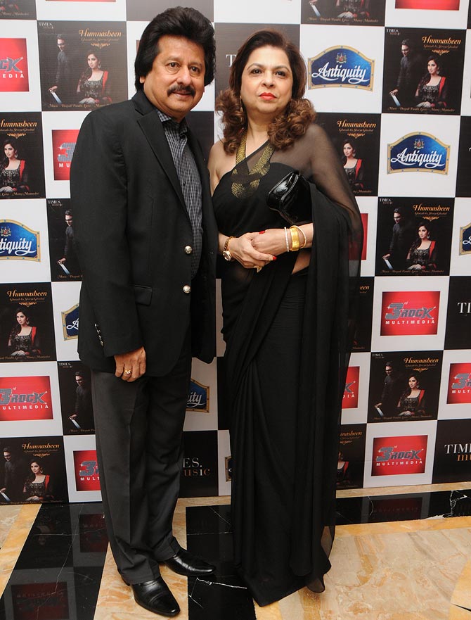 Pankaj Udhas with wife Farida