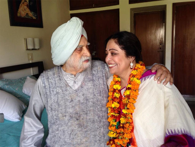 Kirron Kher with her father Col. Thakar Singh