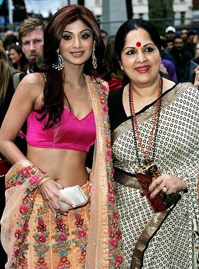 Shilpa Shetty with her mother Sunanda Shetty