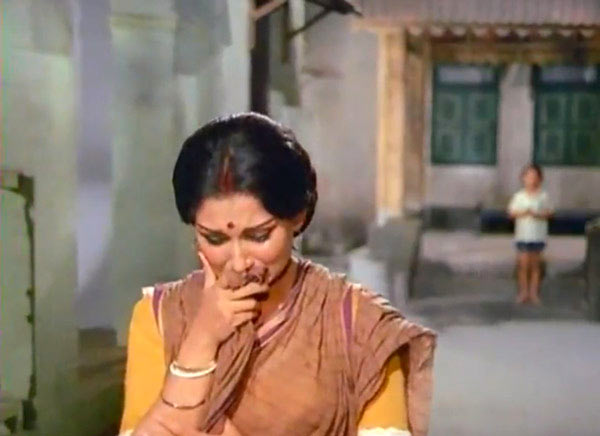 Sharmila Tagore in Amar Prem