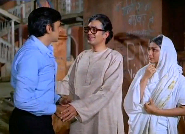 Vinod Khanna, Rajesh Khanna and Sharmila Tagore in Amar Prem