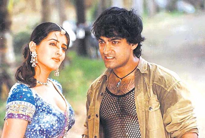 Aamir Khan and Twinkle Khanna in Mela