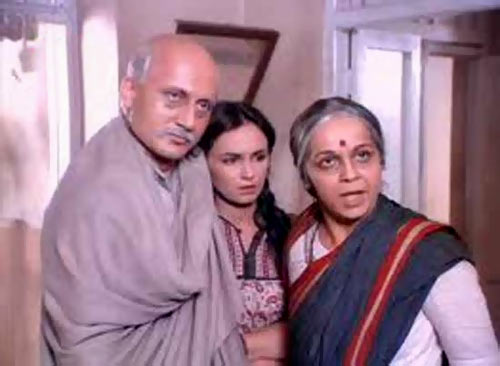 Anupam Kher, Soni Razdan and Rohini Hattangadi in Saaransh