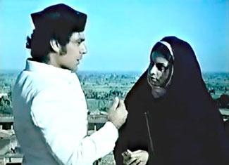 Jalal Agha and Gita Siddharth in Garm Hava