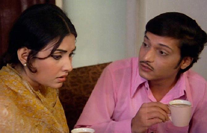 Vidya Sinha and Amol Palekar in Ranigandha