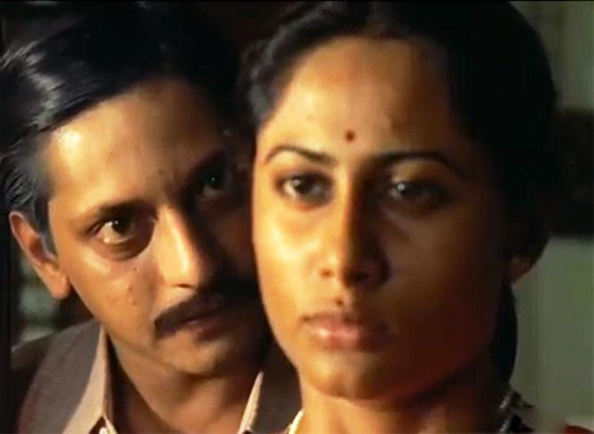 Amol Palekar and Smita Patil in Bhumika