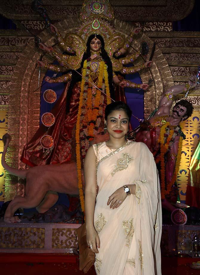 Sumona Chakravarti