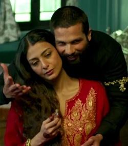 Tabu and Shahid Kapoor in Haider