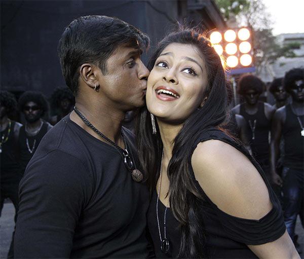 Duniya Vijay and Soundarya in Simhadri