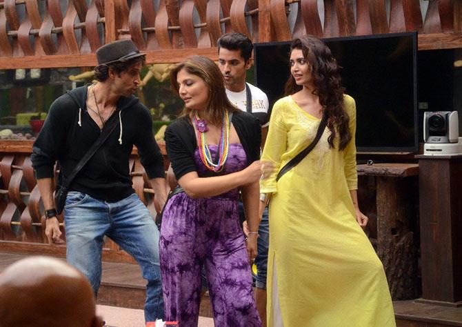 Hrithik dances on Bigg Boss