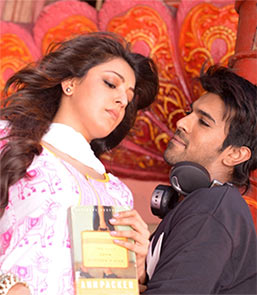 Ram Charan and Kajal Aggarwal in  Govindudu Andhari Vadele