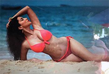 Sleeping Sunny Leone Fucking Video - Sunny Leone puts on a bikini for Mastizaade - Rediff.com