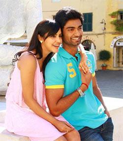 A still from Irumbu Kuthirai 