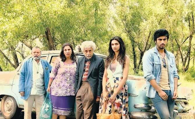 Pankaj Kapur, Dimple Kapadia, Naseeruddin Shah, Deepika Padukone, Arjun Kapoor in Finding Fanny
