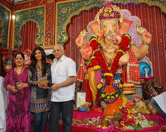 Shilpa along with her parents