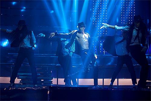 Hrithik Roshan does an MJ in Bang Bang