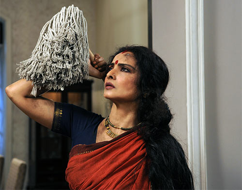 Rekha in Super Nani