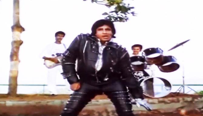 Amitabh Bachchan in Gang Jamuna Sarswati