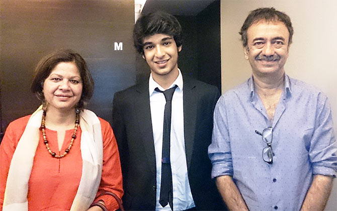 Vir Hirani(middle) with parents Rajkumar Hirani (right) and Manjeet/File image