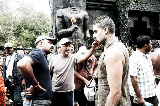 Mani Ratnam on the sets of Raavan.