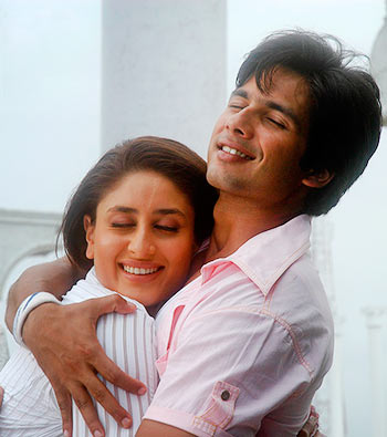 Kareena Kapoor and Shahid Kapoor in Chup Chup Ke