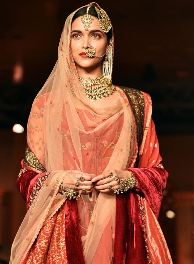Do you know how much Deepika's jewellery in Bajirao Mastani costs? -   movies