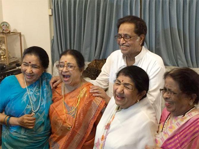 Asha Bhosle and Lata Mangeshkar