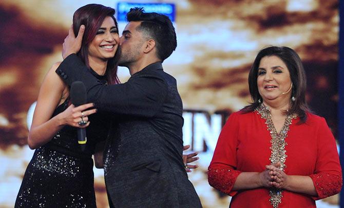 Gautam Gulati kisses Karishma Tanna at the Bigg Boss 8 finale