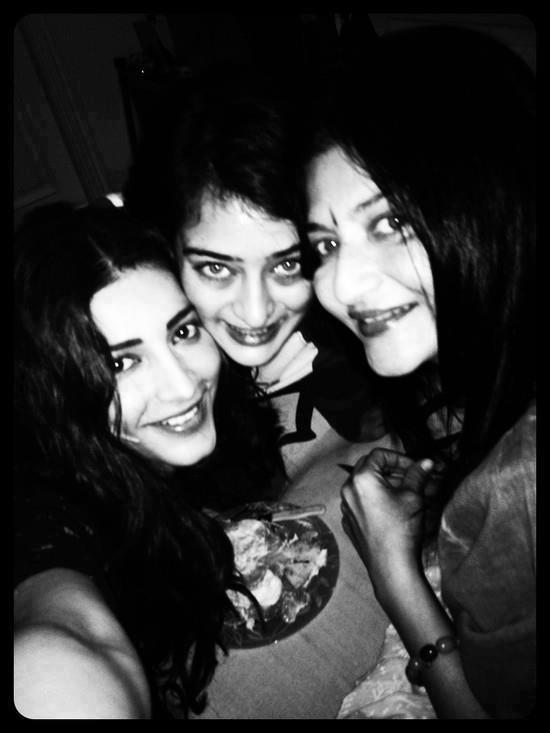 Shruti, Akshara Haasan and Sarika