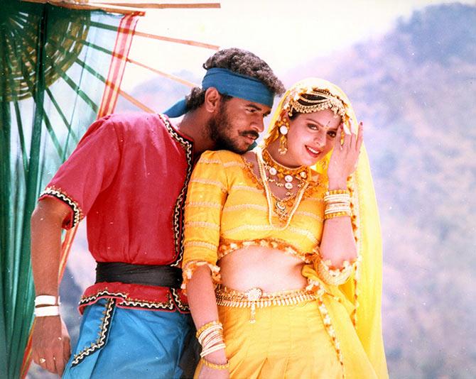 Prabhu Deva and Nagma in Kadhalan