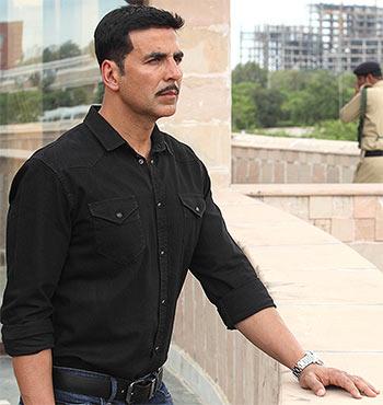 LIVE! Akshay Kumar changes film's tagline to Bharat - Rediff.com news