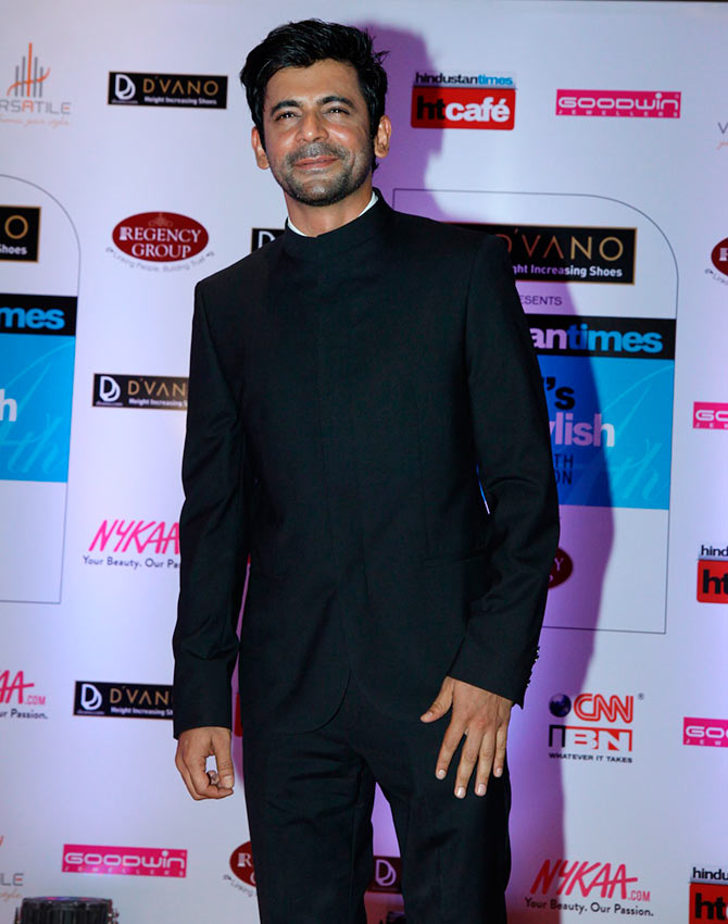 PIX: Shahid, Bachchans, Karan Johar attend style awards - Rediff.com movies