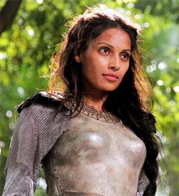 Bipasha Basu in The Lovers