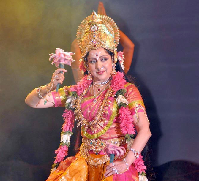 Hemamalini Hindi Xxx Video - Hema Malini: I can't dance; my body won't allow me - Rediff.com