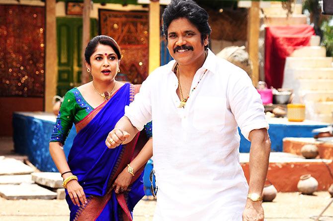 Nagarjuna and Ramya Krishna in Soggade Chinna Nayana