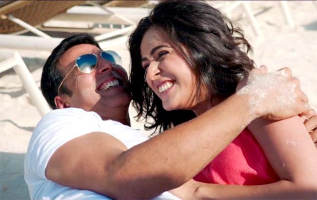 PIX: The GORGEOUS women Akshay launched - Rediff.com movies