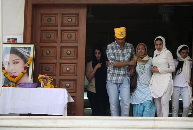 Pratyusha Banerjee prayer meet