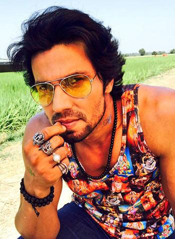 Randeep Hooda in Laal Rang