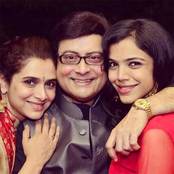 Surpiya Pilgaonkar, Sachin Pilgaonkar and Shriya Pilgaonkar